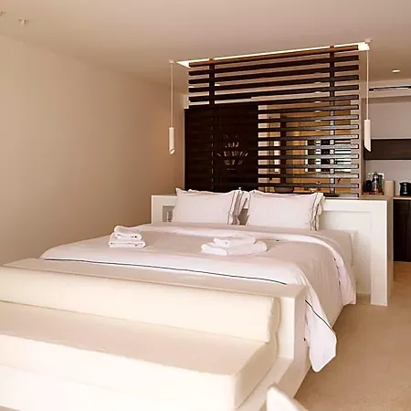 Ξενοδοχείο Mykonos Rocks & Mykonos Town