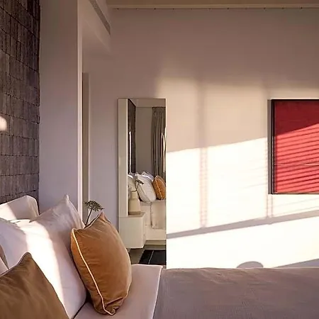 Ξενοδοχείο Mykonos Rocks & Mykonos Town